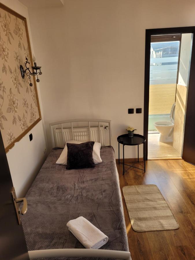 Single Room Bathroom,1130722773:JPEG
