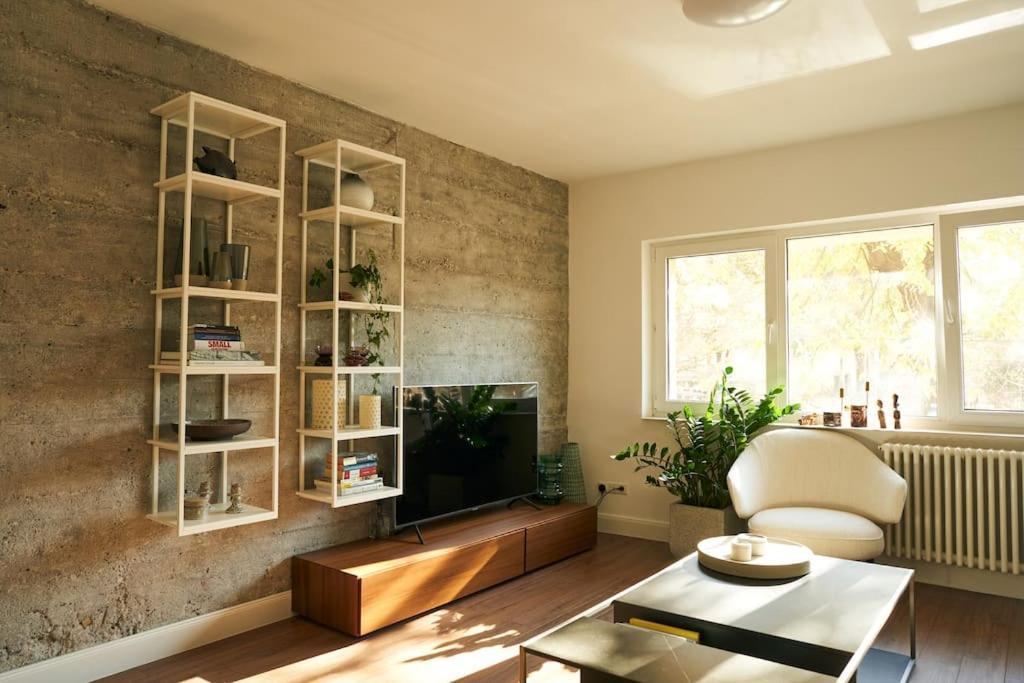 One-Bedroom Apartment,1318249462:JPEG