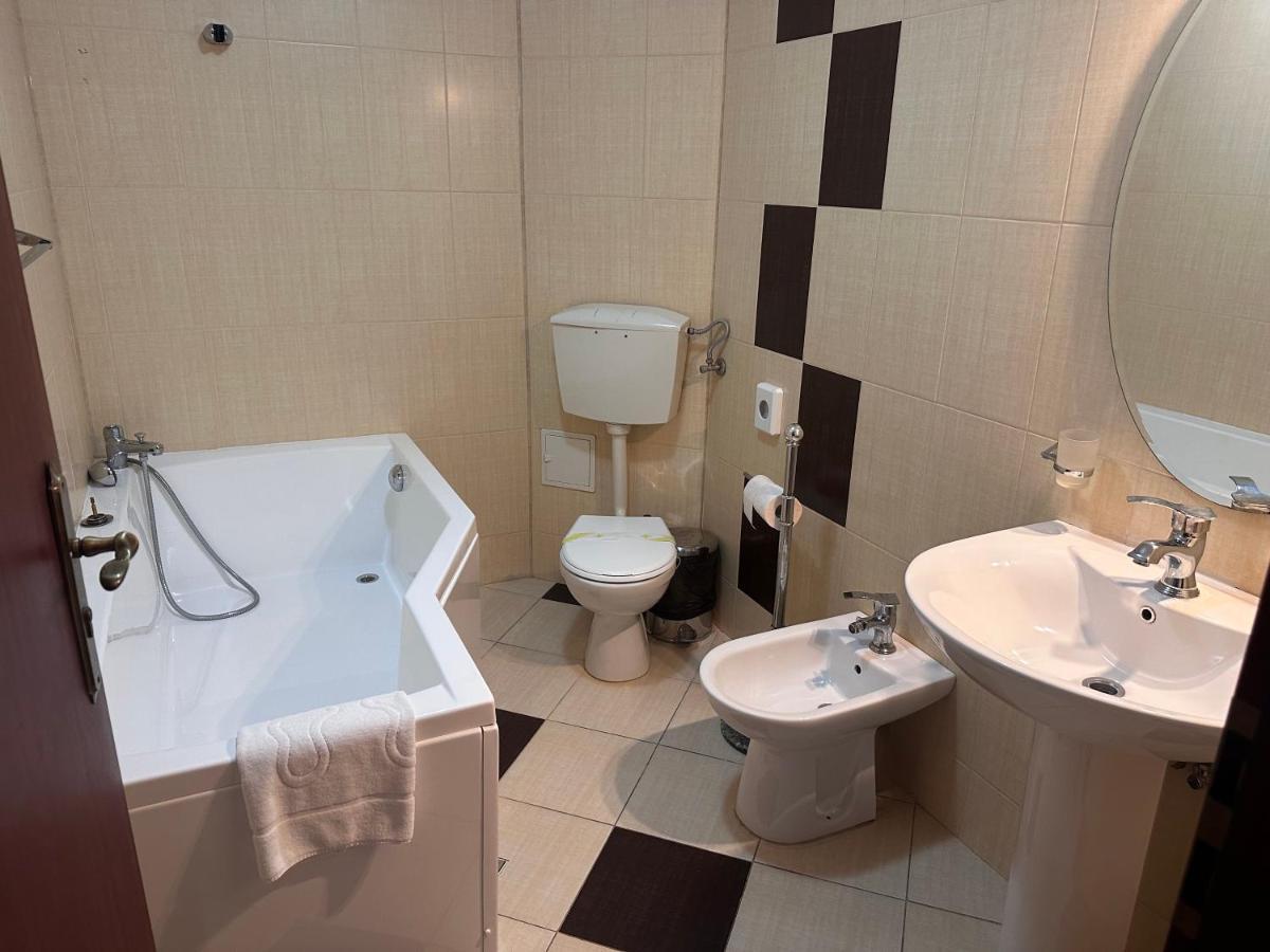 Cameră dublă sau twin