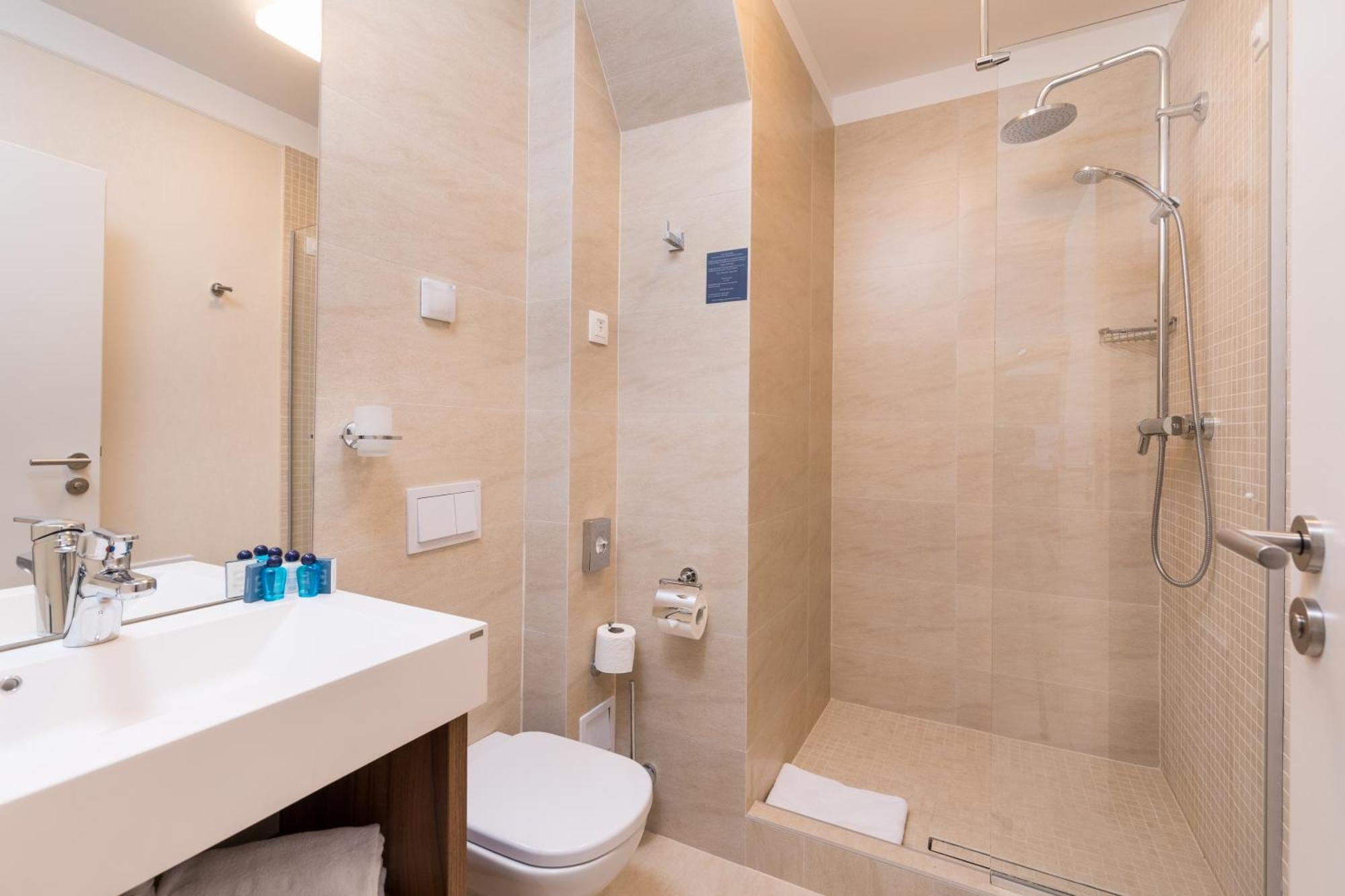 Cameră Deluxe cu balcon