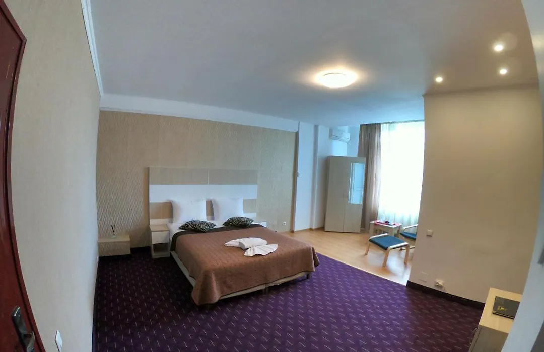 Hotel Mon Caprice-1