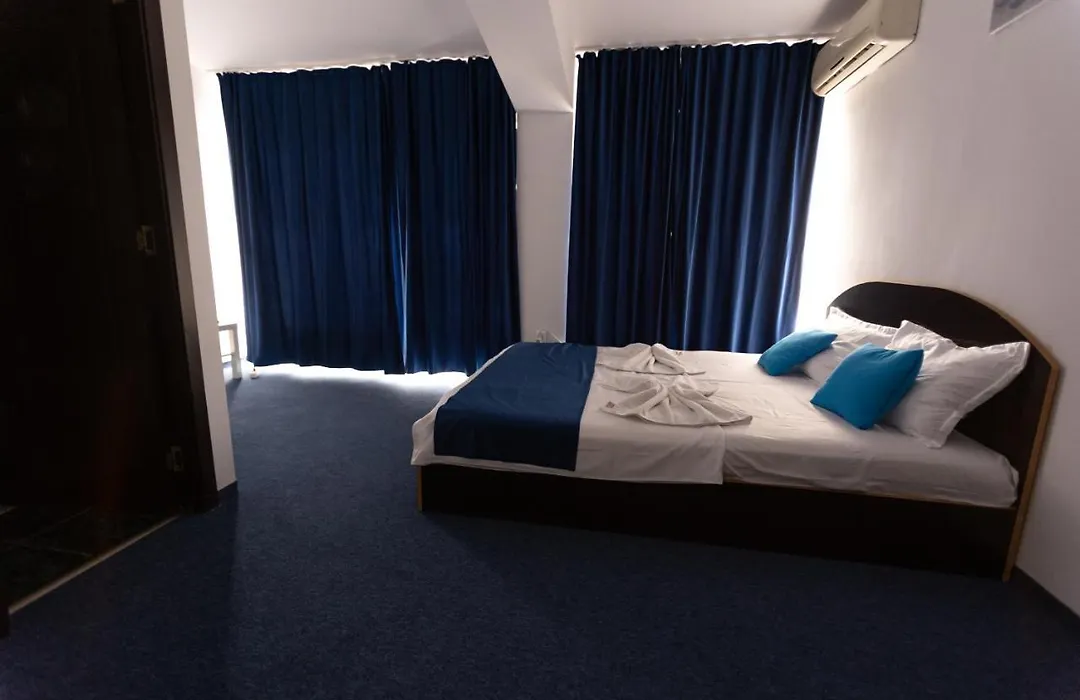 Hotel Blue-1