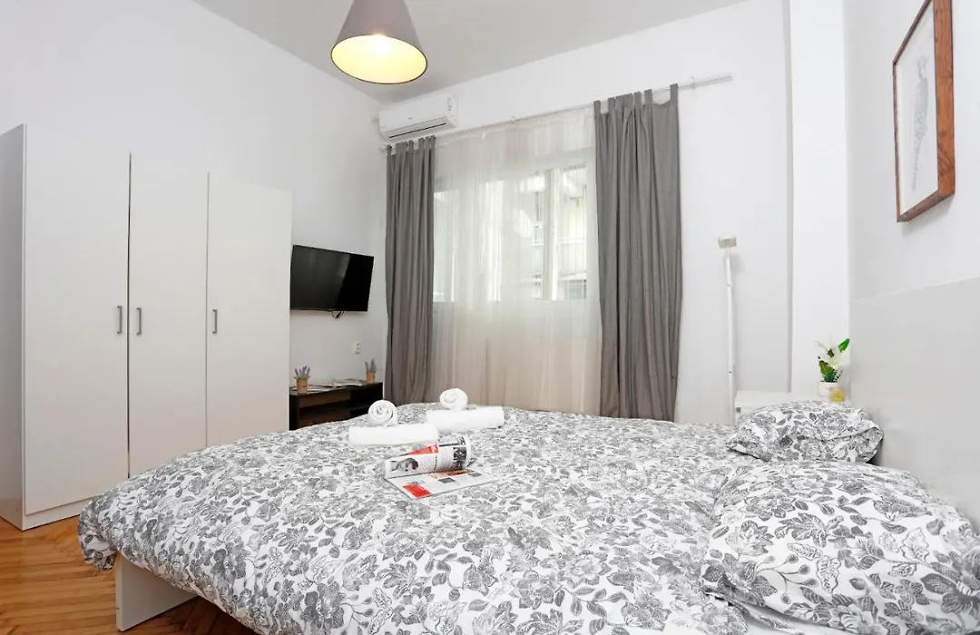 Lovely Apartment With 2 Bedrooms-1
