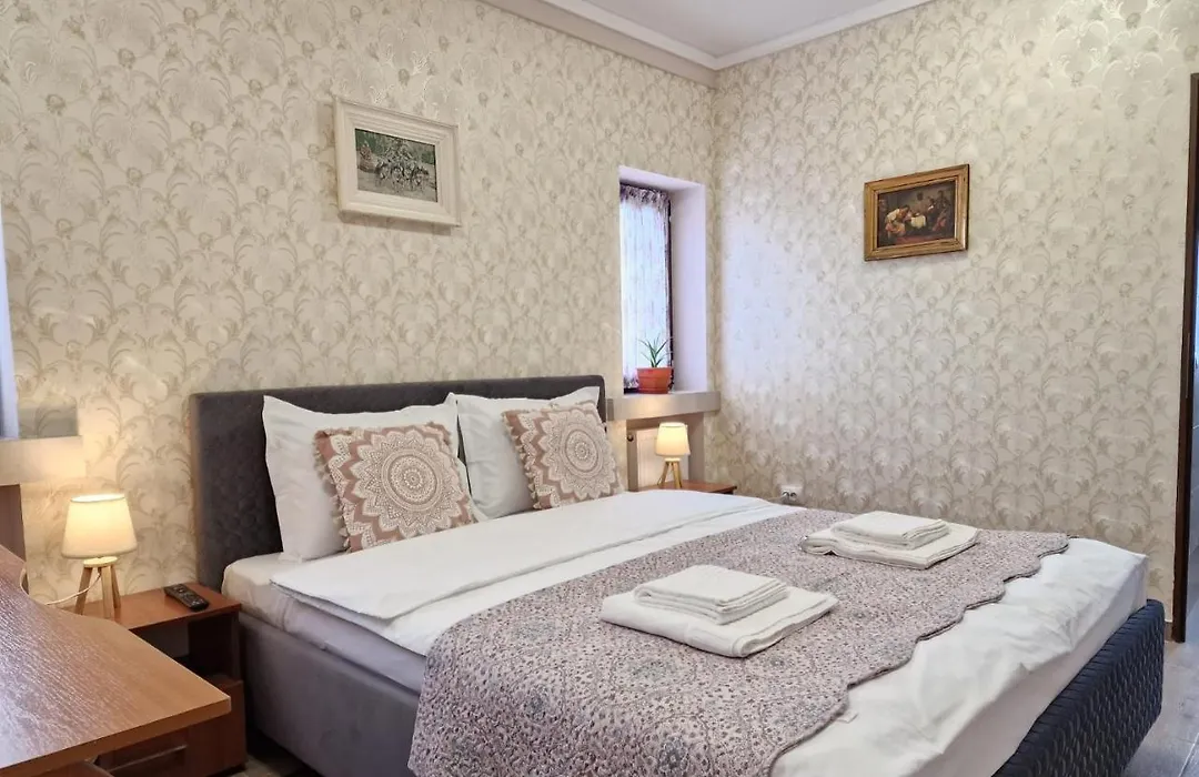 Laroka House Arty And Cosy Studio Universitate Center-1