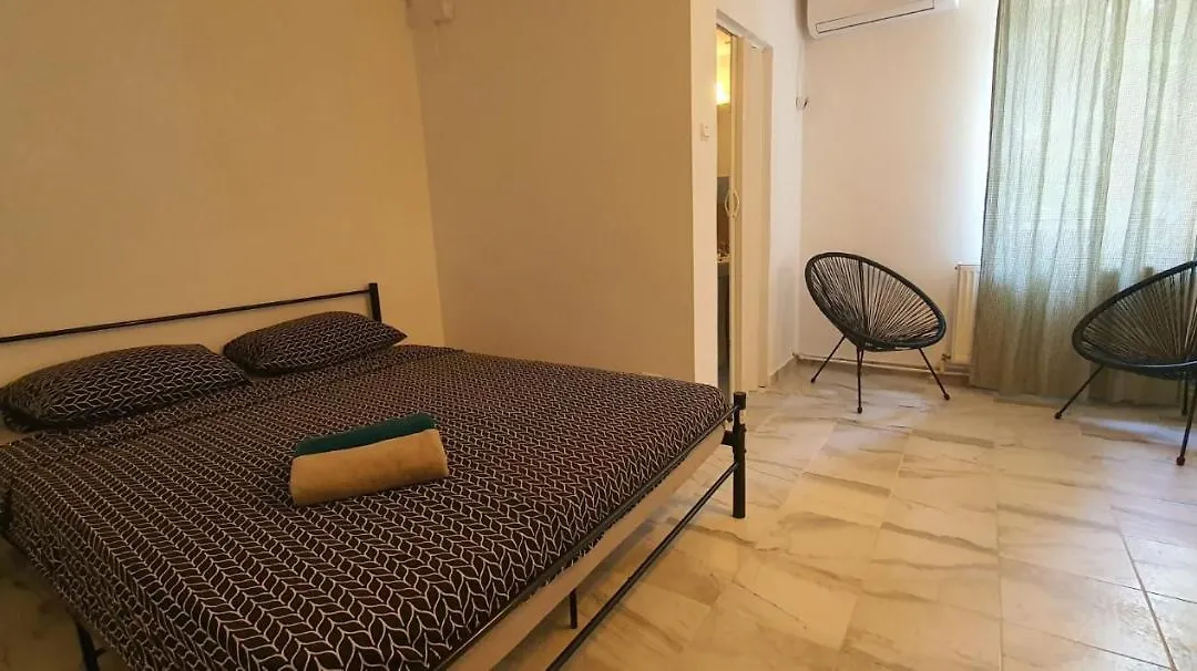 Cozy Spacious Studio-1