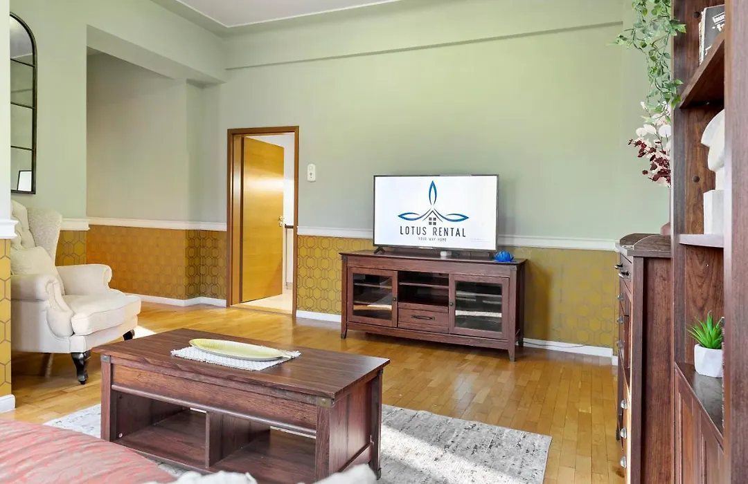 City Heart Retreat Elegant Apartment-1