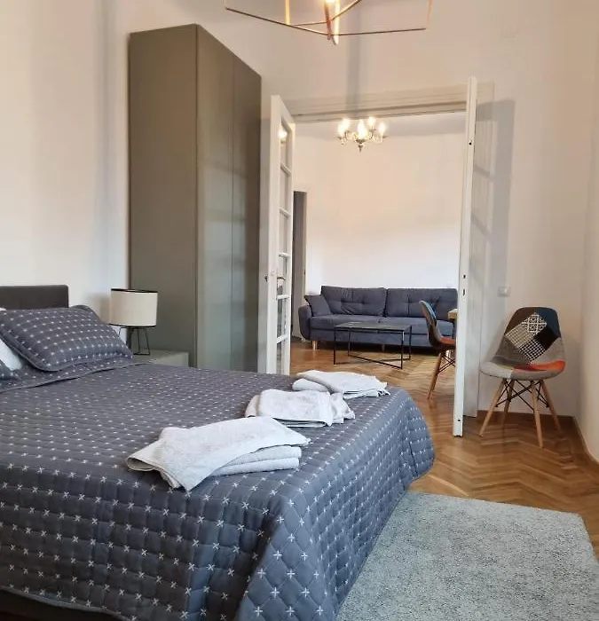 Cozy Apartment Near City Center-1
