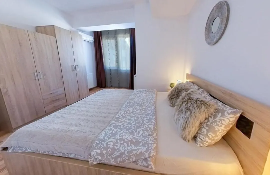 Old Town Flowery Apartment-1