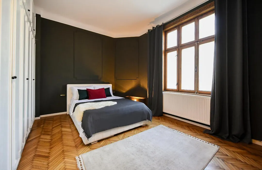 Brancovenian Wonder - 3Br Apartment Near Cismigiu Park-1