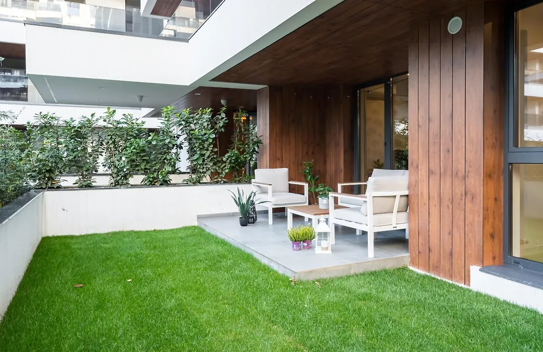 Botanlque 1Br In Business Centre-1
