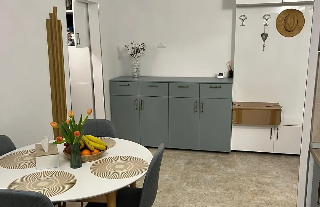 Lory'S Apartament-1