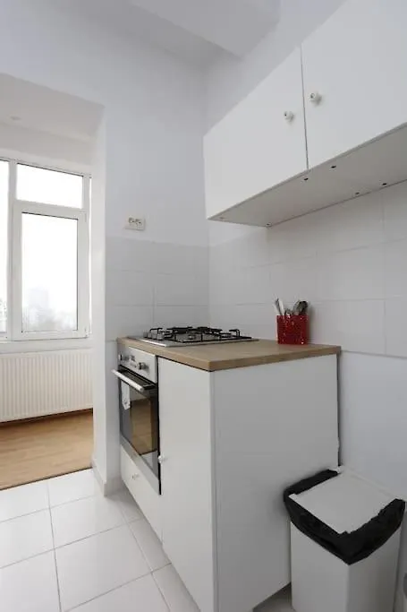 3 Bdrm Apartment In City Center-1
