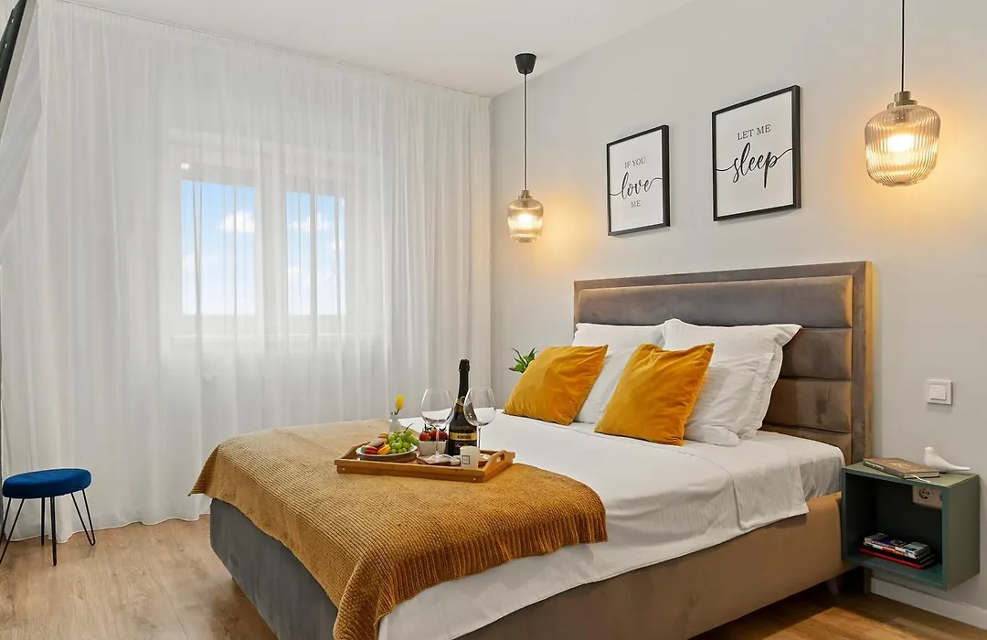 Mido Park Apartment With Private Parking & Self Check-In-1