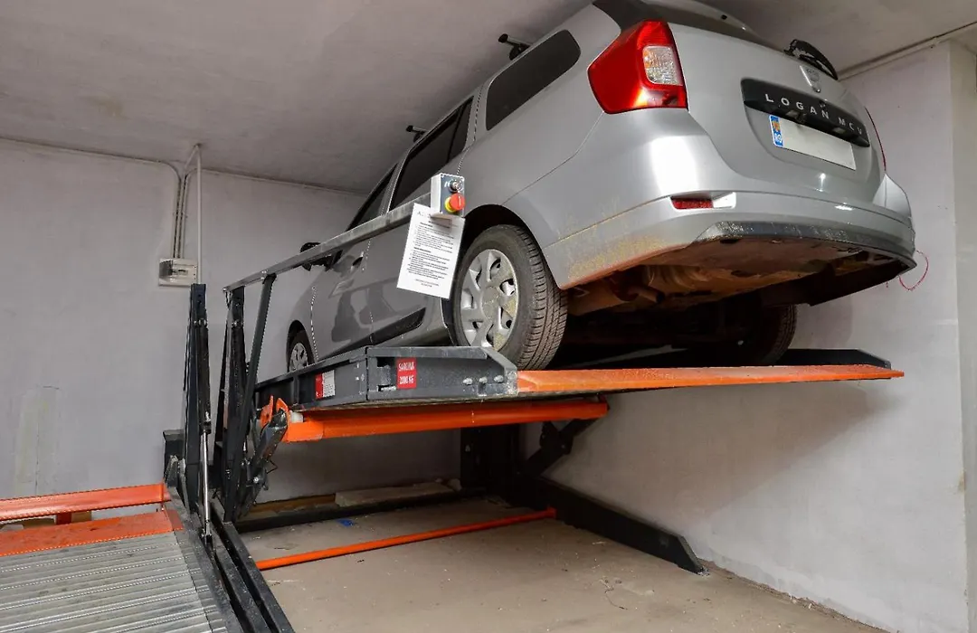 Bucharest Apartment - Private Parking-1