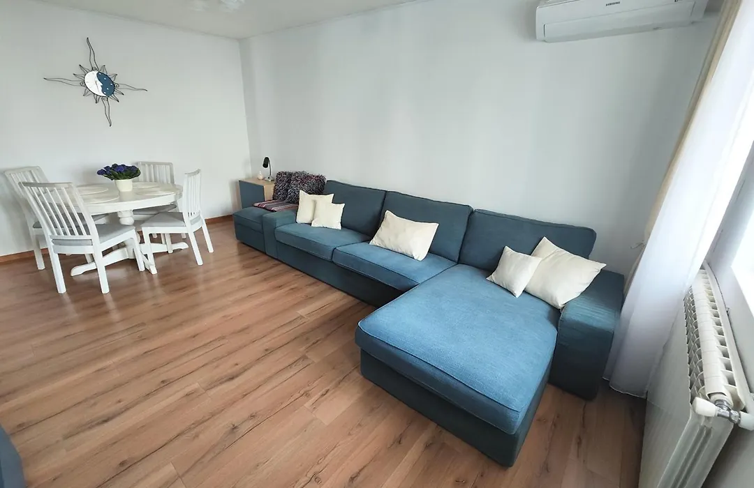 Platinum Apartment - apartament cu 3 camere, 2 dormitoare, 2 bai, bucatarie complet utilata, 2 balcoane-1
