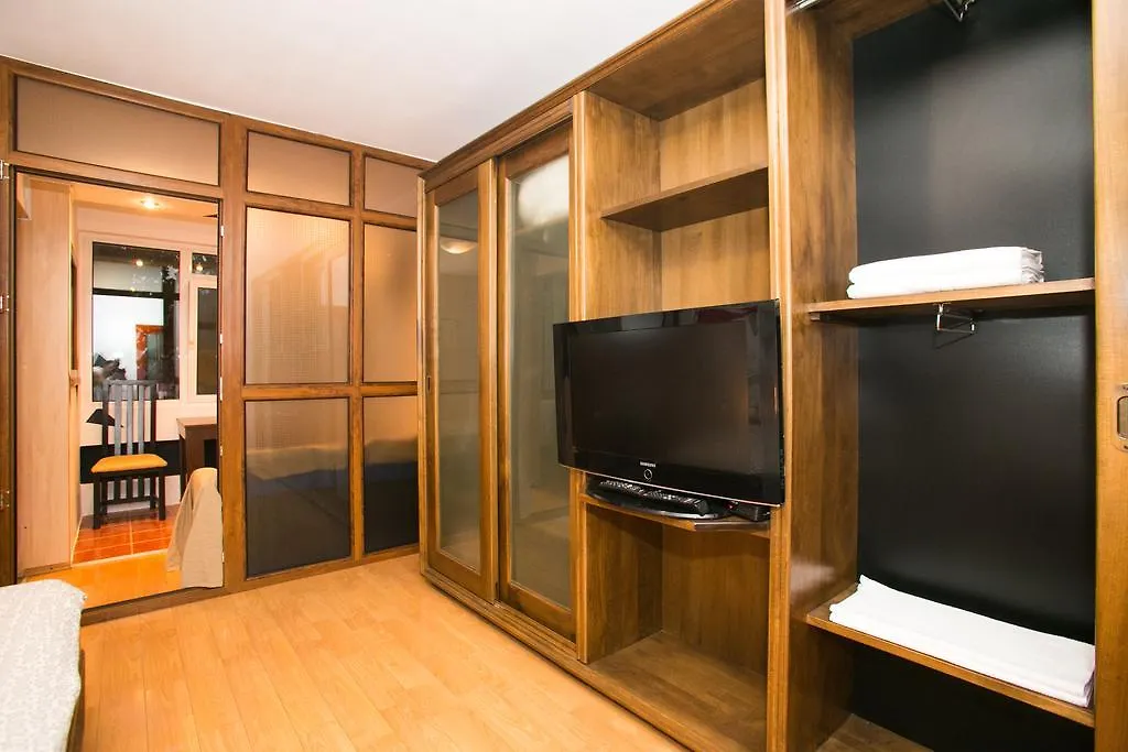 Residence 30 - Cool Apartments With Garden View, No Air Conditioning Needed-1