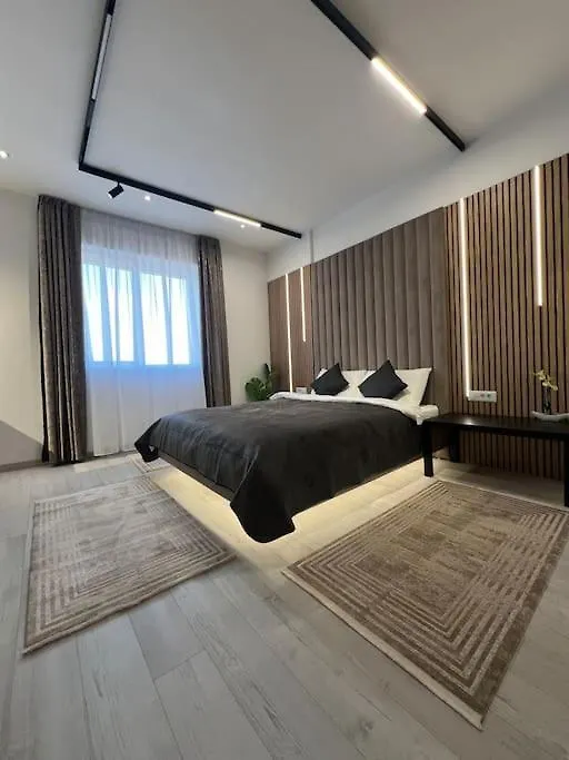 Lagoon Studio 705-1