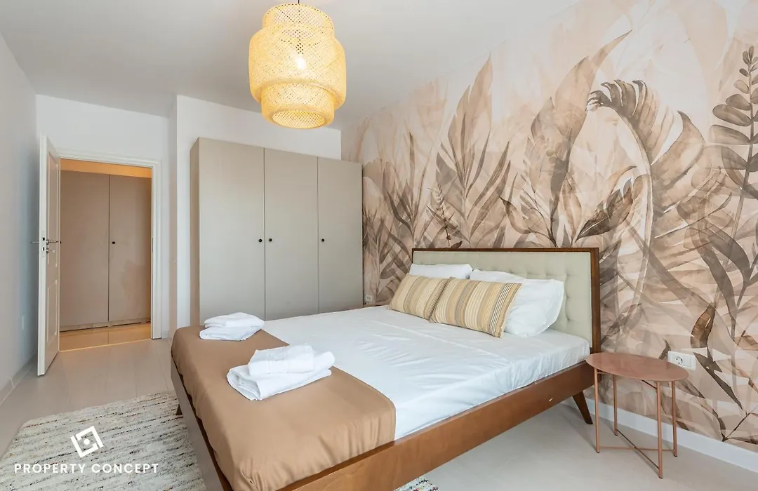 Central Spacious Apartment 1006-1