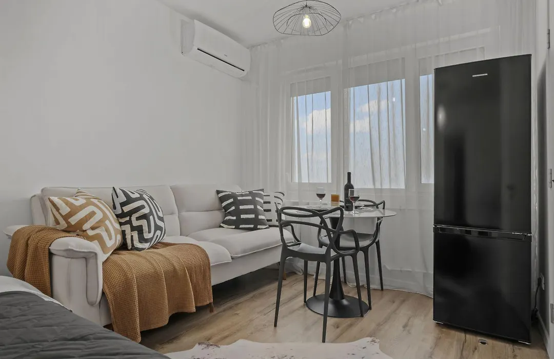 Urban View Studio - Free Parking - Metro Station - Self Check-In - Shops-1