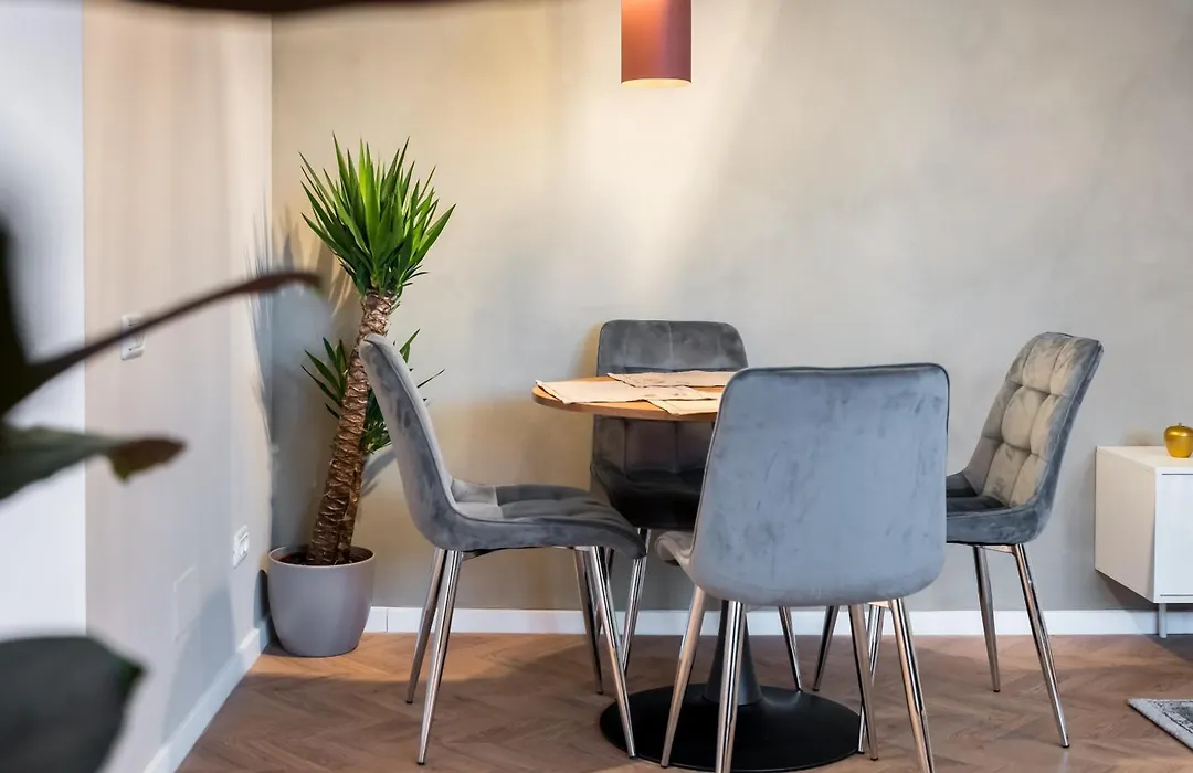 Ultracentral Near Old Town, Cismigiu And Victoriei - Cozy, Quiet And Modern Apartment Wt Sunny Balcony-1