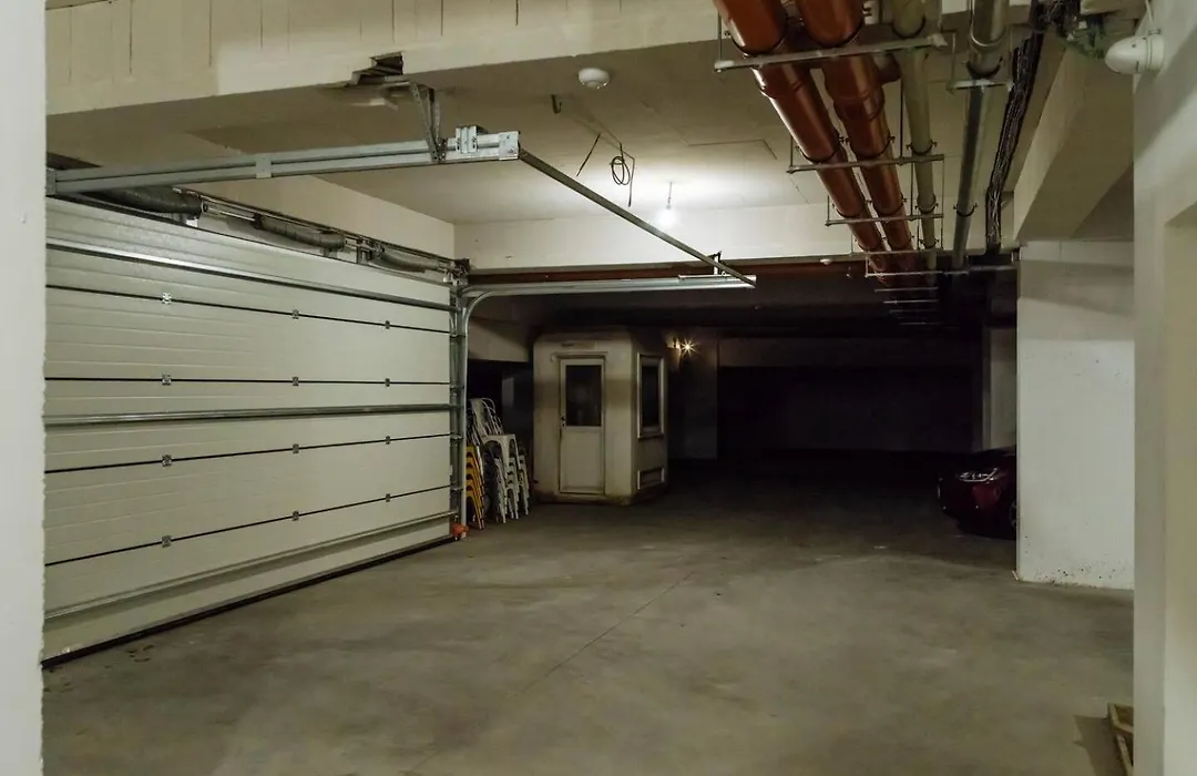 Central 1 Apartment - New Building & Parking-1