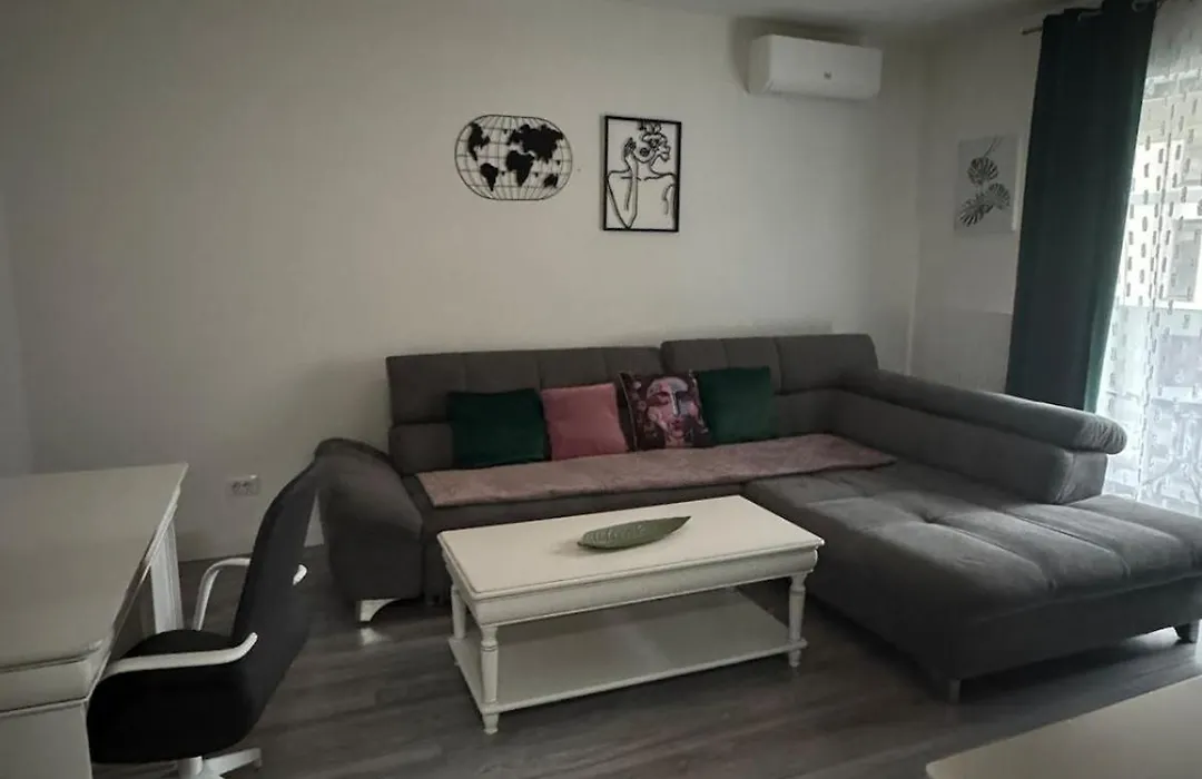 White HOME in Exigent Plaza Romania faza 4-1
