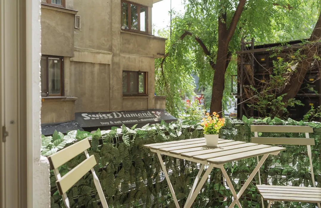 Oldtown Central Oasis --- Self Check In --- Metro Station At 1Min --- Secured Parking Nearby----1