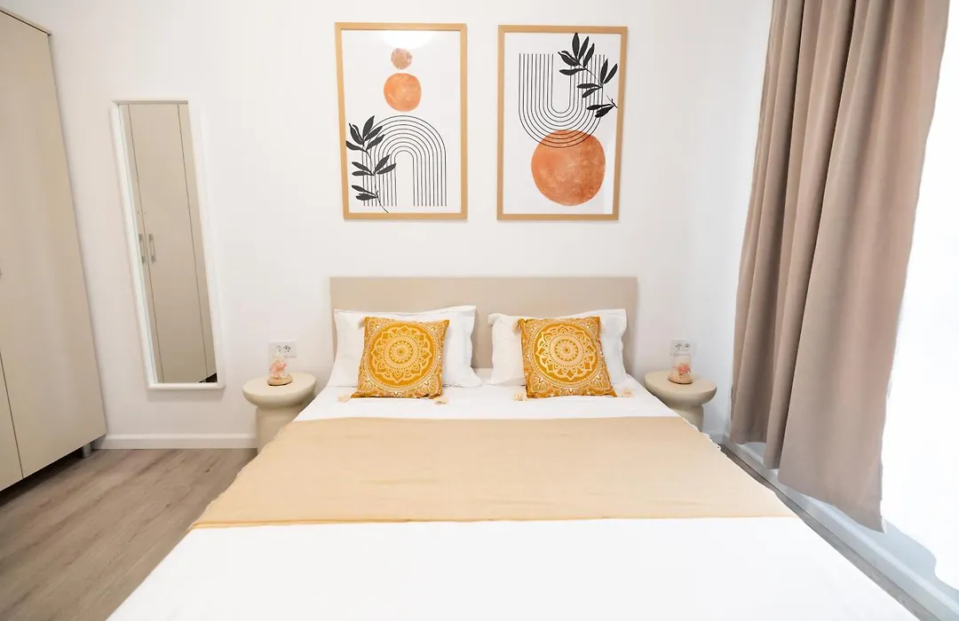 Soni Exclusive Apartments 1218 Plaza With Private Parking & Self Check-In-1