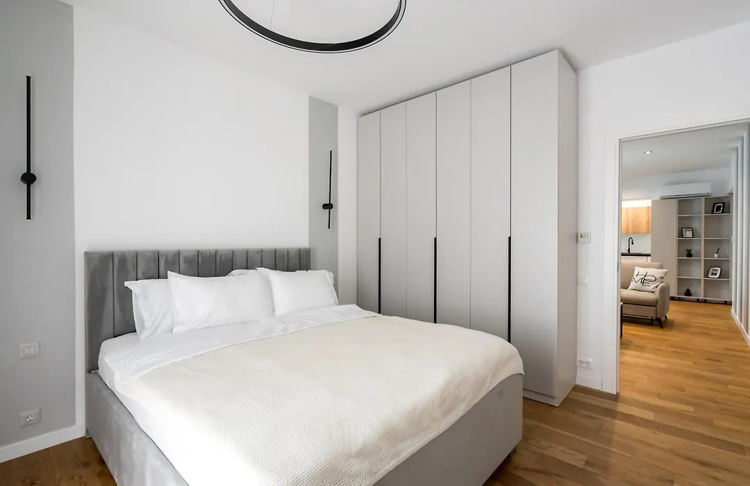 Maze Modern 1 King Bed Apartment, Fast Wi-Fi, In One Cotroceni-1