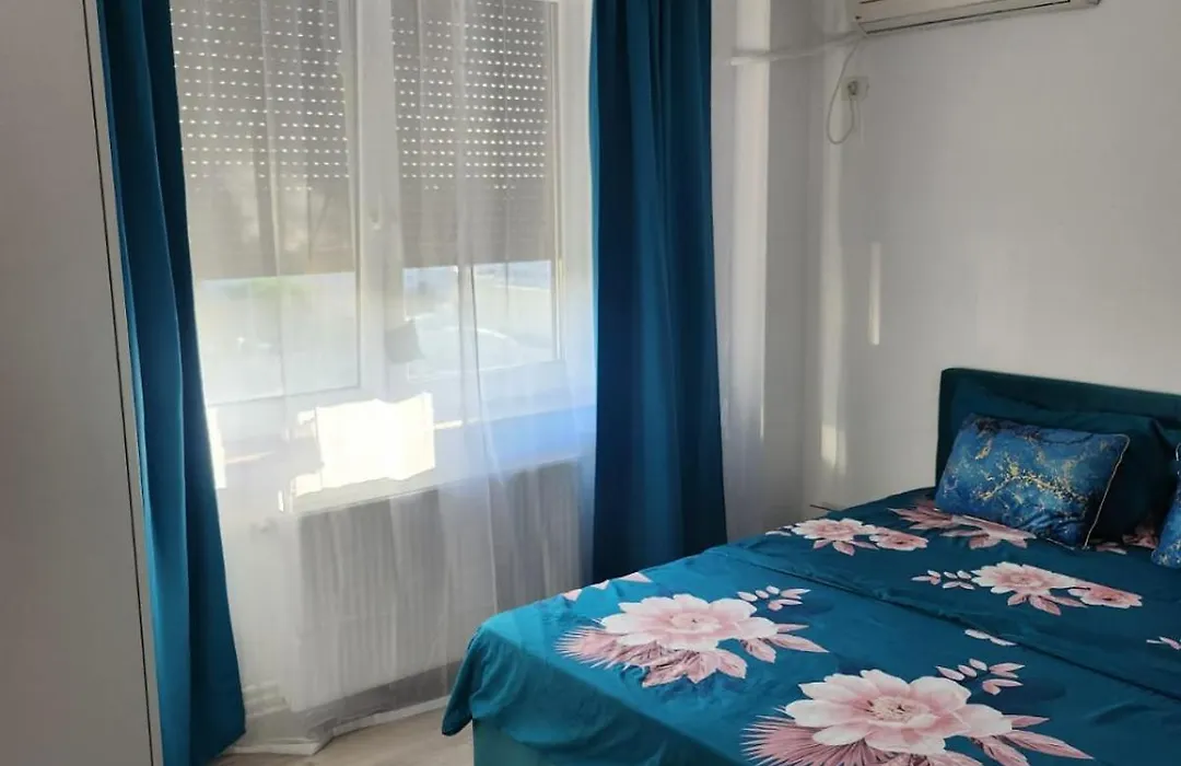 Gara De Nord 3 Rooms Apartment Superb City View-1