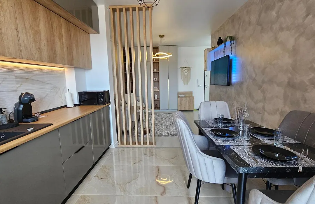 The Oak Apartment-1