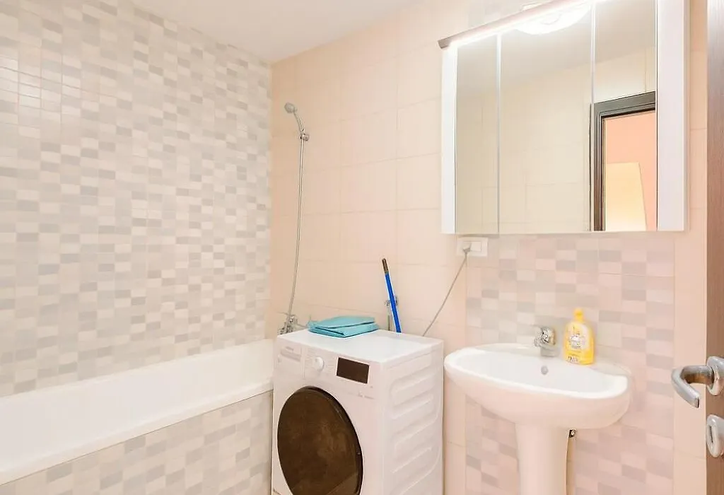 Central Skylight Suites 16-1
