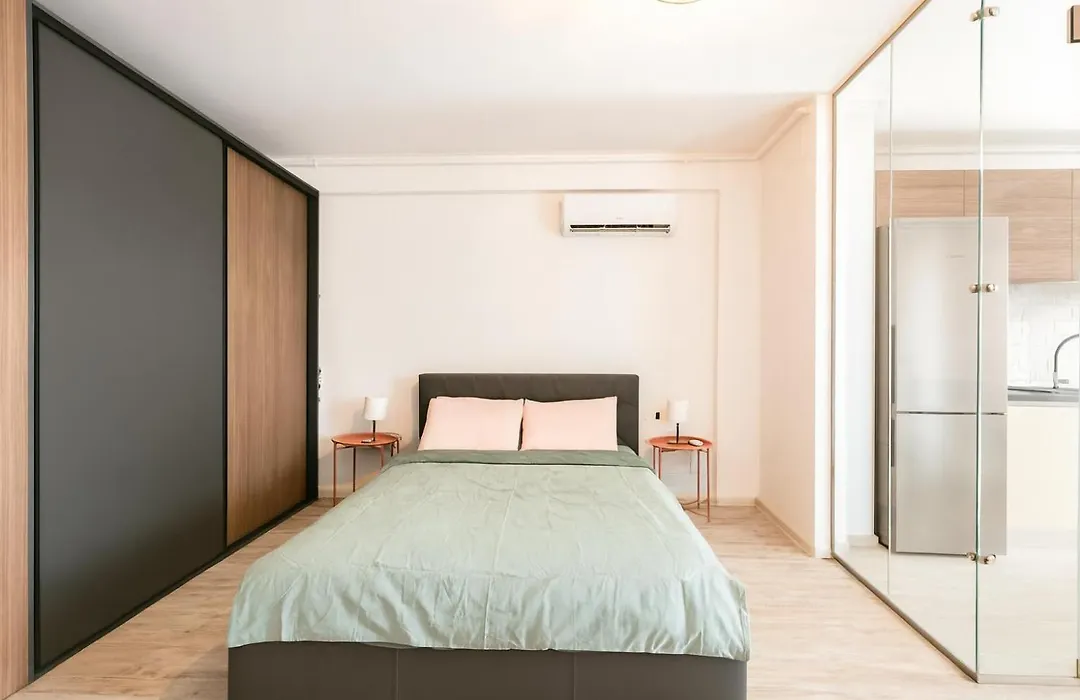 Central Riverside Studio 45 Plus Free Parking-1