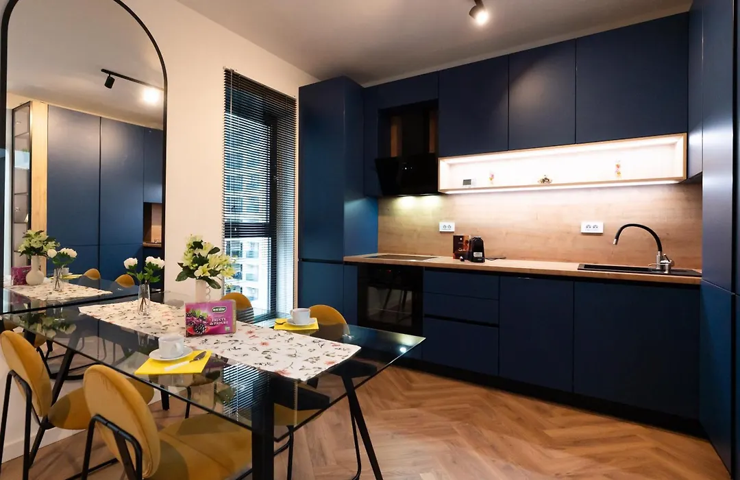Soni Exclusive Apartments 336 Plaza With Private Parking & Self Check-In-1