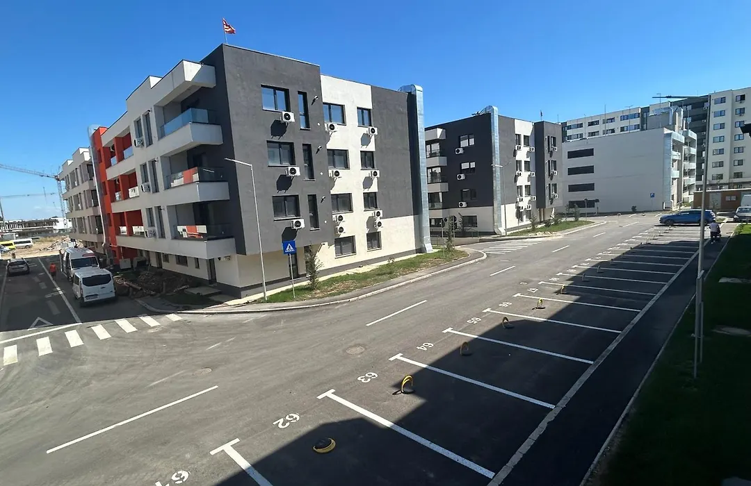 Ivory Residence Studio Deluxe - Free Parking & Self Check-In-1