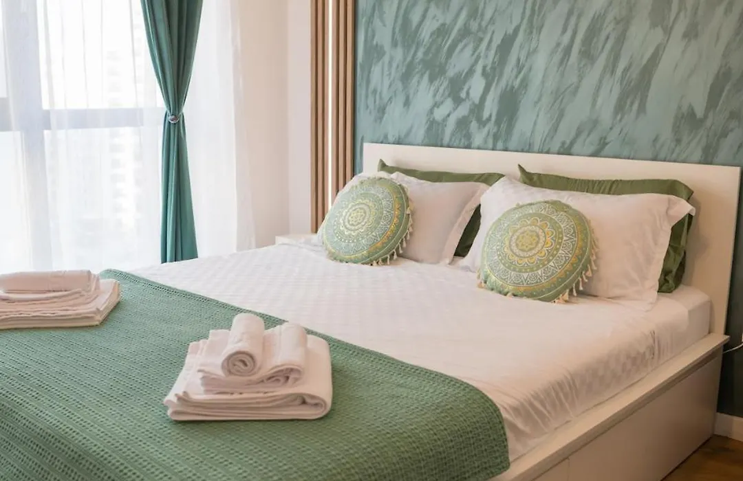 Emerald Heaven Studio With Private Parking-1