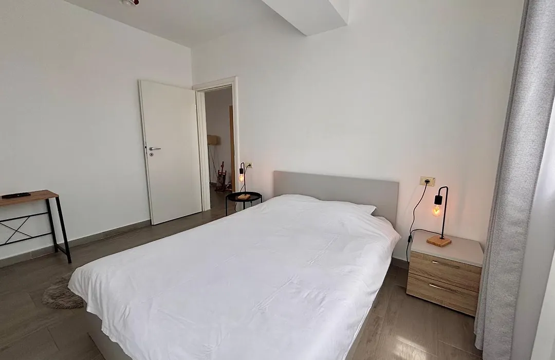 Belvedere City View Studios & Apartments With Free Parking & Gym-1