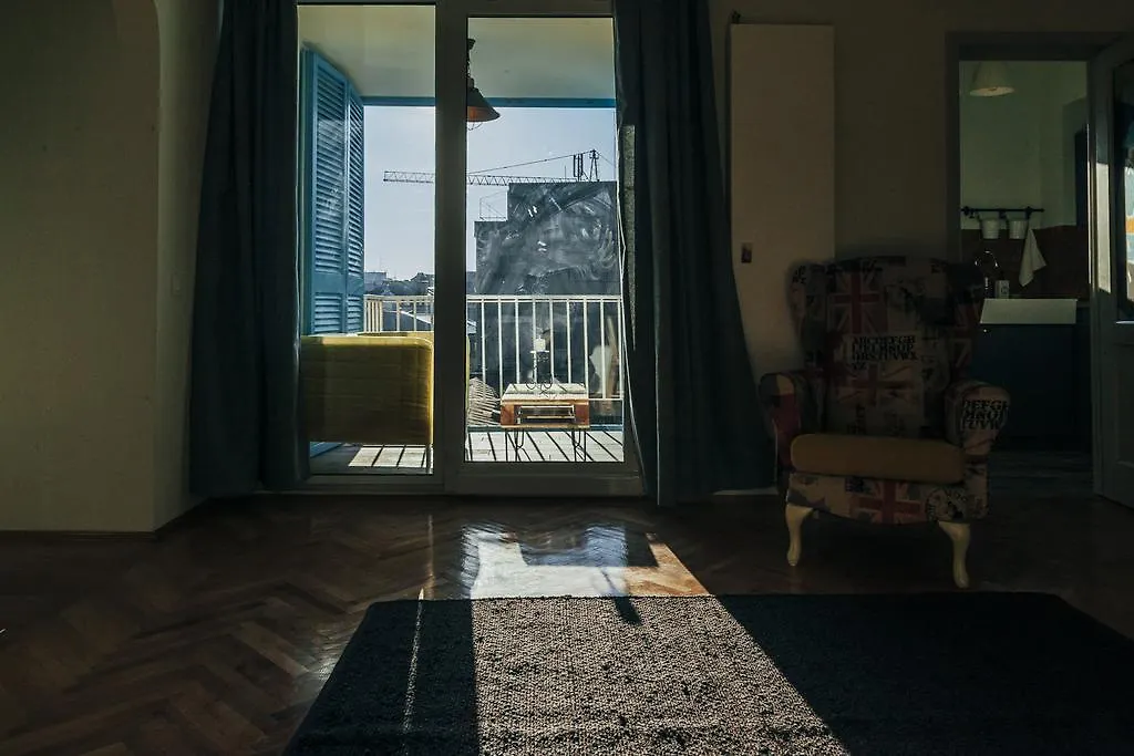 Artsy Old Town Apartment-1