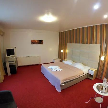 Hotel Mon Caprice-3