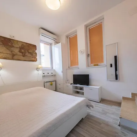 New Charming Studio-3