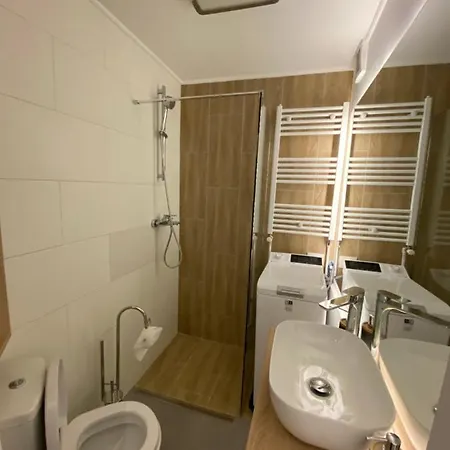 Cozy Apartment In The Business Area Of Bucharest-2