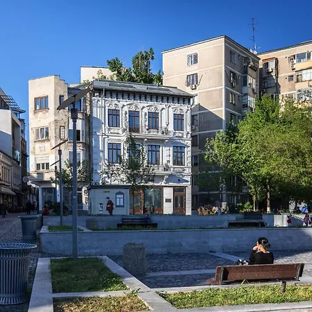 Old Town One Bedroom Apartments-3