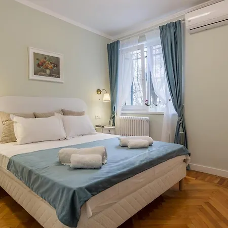 Central Stylish & Cozy One Bedroom Apartment - Adela Accommodation - Ideal For Long Stays-3