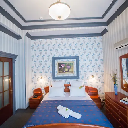 Bucharest Comfort Suites Hotel-2