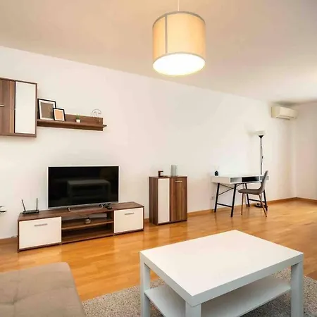 Perfect Studio With View And Undergound Parking-3