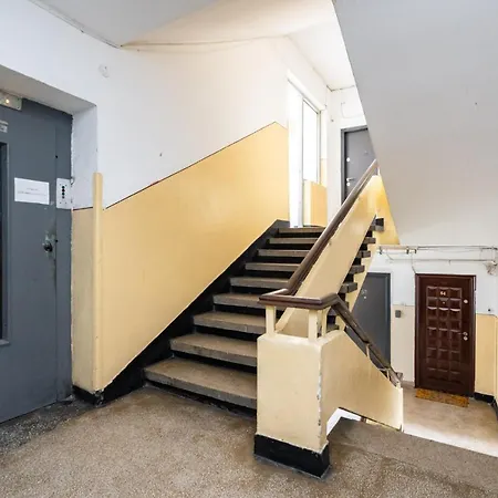 Spacious 2 Bdr Flat In The Old Town-3