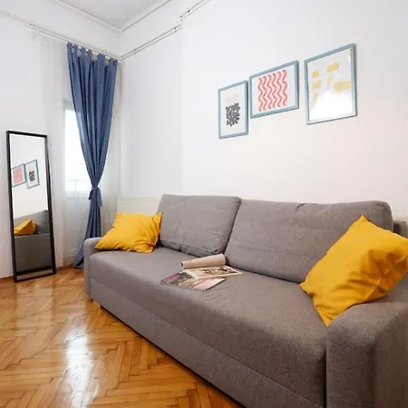 Lovely Apartment With 2 Bedrooms-3