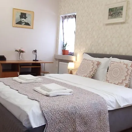 Laroka House Arty And Cosy Studio Universitate Center-3