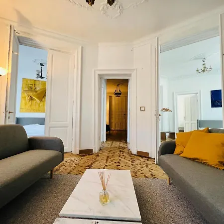 Sada Art Gallery Apartment-3