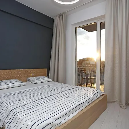 2 Bedroom Apartment With Amazing View In City Center-2
